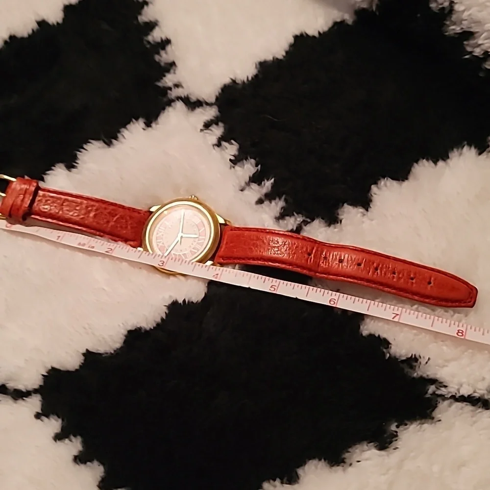 Vintage 80's L.A.‎ Gear Goldtone Watch Red Leather Band New Battery